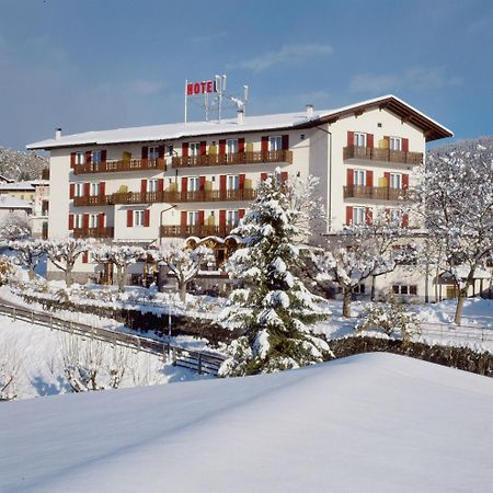 Hotel Panorama Wellness & Resort Малоско Екстериор снимка